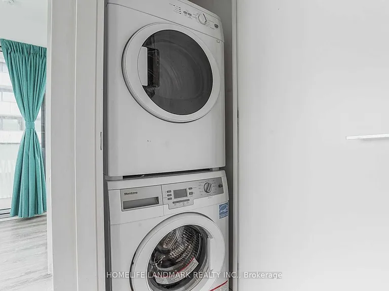 42 Charles St E #3209 — Photo 21