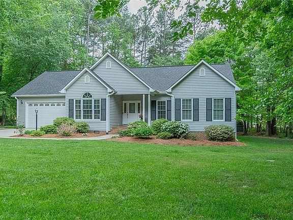3rd image of 5613 Birkdale Dr