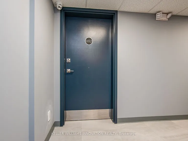 10 Queen St #2 — Photo 2