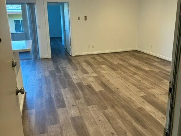 LOS ENCINOS APARTMENTS, 5348 Newcastle Ave #210, Encino, CA 91316
