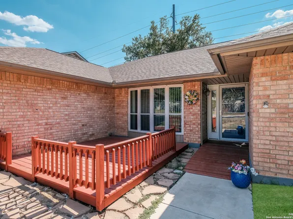 8606 OAK TIMBER ST, San Antonio, TX 78251