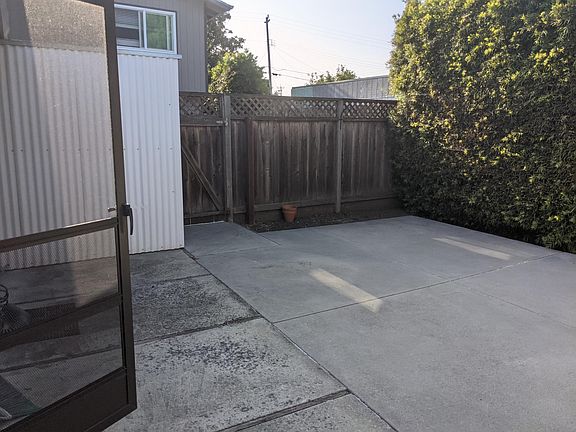 2nd image of 866 6th Ave