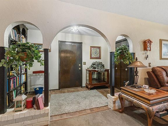 5th image of 9512 S Allen Dr