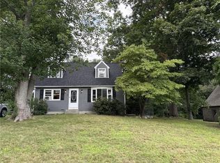 15 Baneberry Dr, Cranston, RI 02921