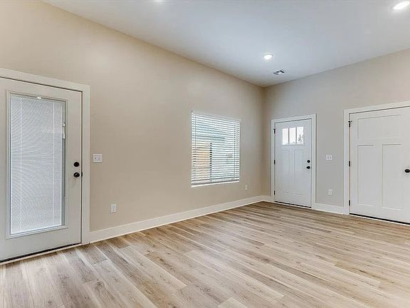 3rd image of 17018 W Lawson St