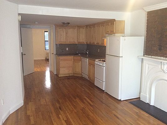 3rd image of 31 Park Pl APT 1