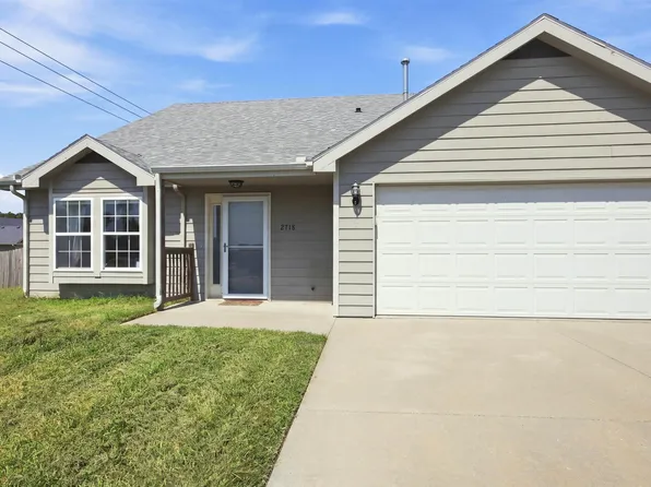 2718 Blaine Ct, Junction City, KS 66441