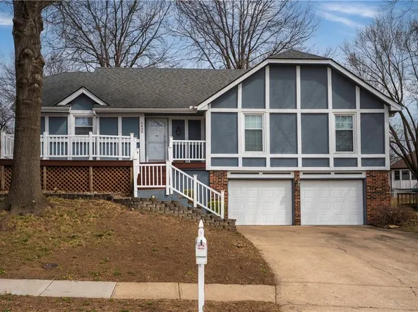 6435 Greenwood St, Shawnee, KS 66216