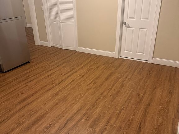 2nd image of 106 S Pine Ave