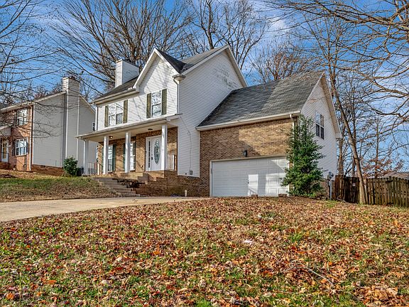 3rd image of 1555 Barrywood Cir W