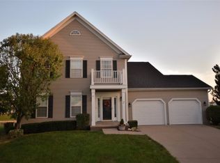 2 Stark Cir, Bloomington, IL