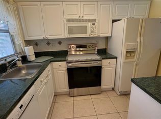 9261 Sunrise Lakes Blvd #212, Sunrise, FL 33322