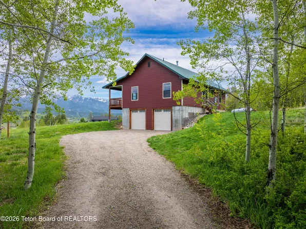 31 Pine Hollow Ct, Alpine, WY 83128