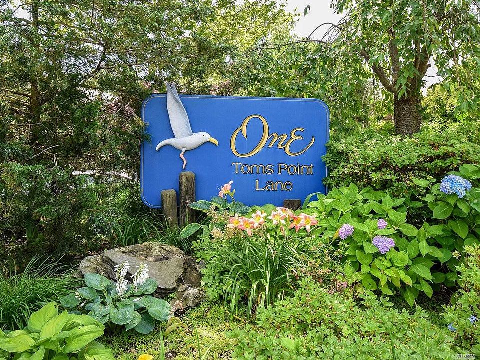 1st image of 1 Toms Point Ln