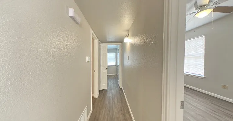 327 Sunrise Ave #1 — Photo 2