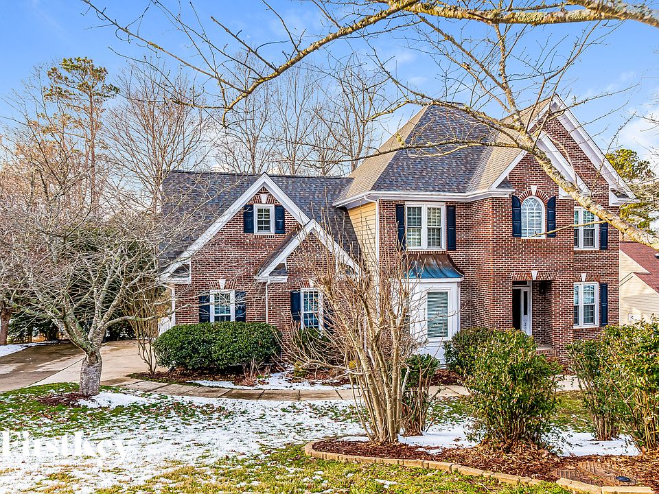 1st image of 205 Muirfield Ln