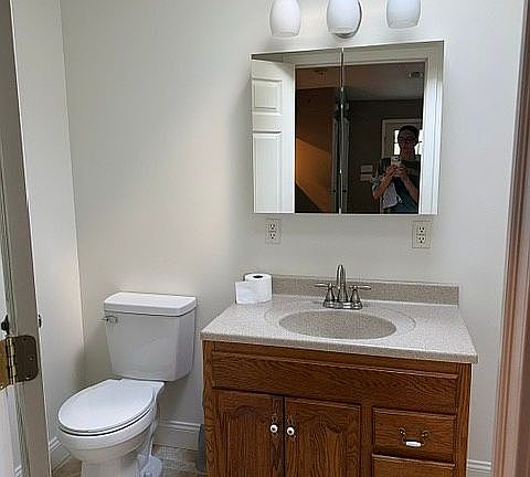 5th image of 77 Maple Dr