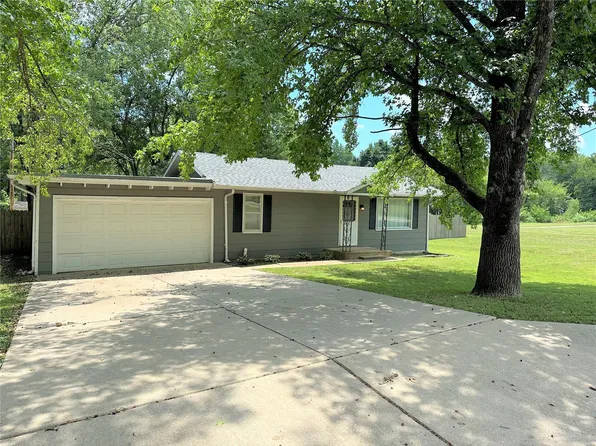 330 Saint Francis Ave, Saint James, MO 65559