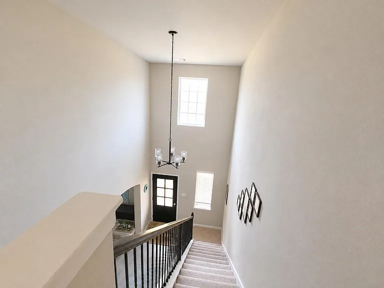 377 Selah Ct — Photo 14