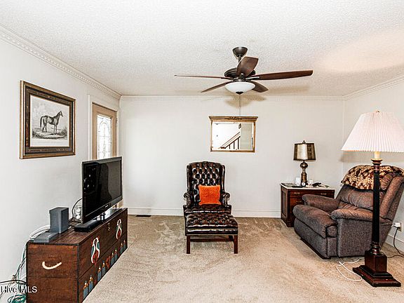 5th image of 214 E Nash Street