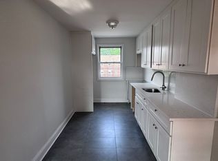 224-10 Horace Harding Expy #B, Oakland Gardens, NY 11364