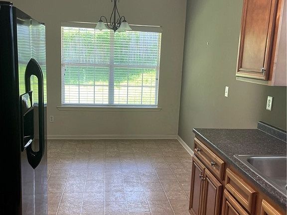 4th image of 7028 Shadesbrook Dr
