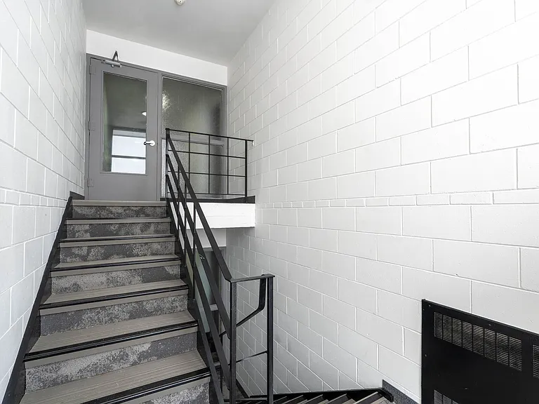 535 Grey St — Photo 4