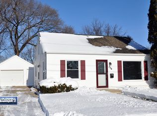 328 Pierce Ave, Little Chute, WI 54140