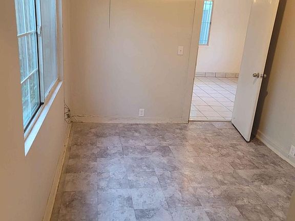 5th image of 934 W 75th St