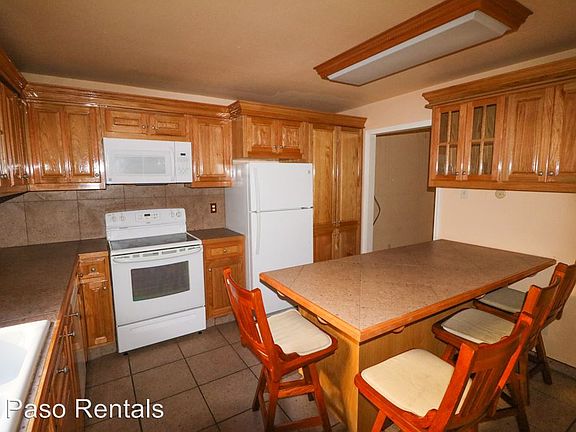 3rd image of 4433 N Stanton St APT 314