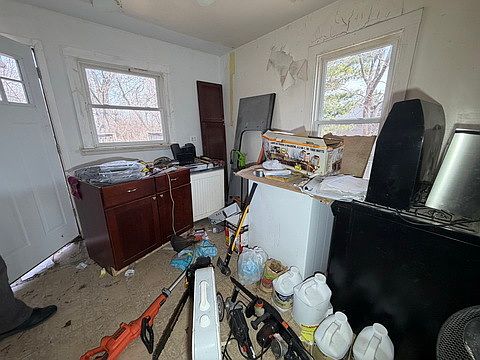 4th image of 23564 W Park Ter