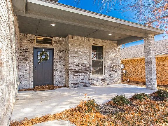 4th image of 317 Pauline Renee Dr
