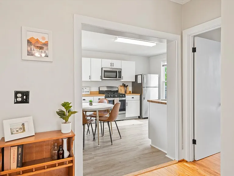 123 W Circular St #1 — Photo 6