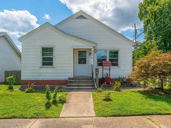 907 Davenport St, Lincoln, IL 62656