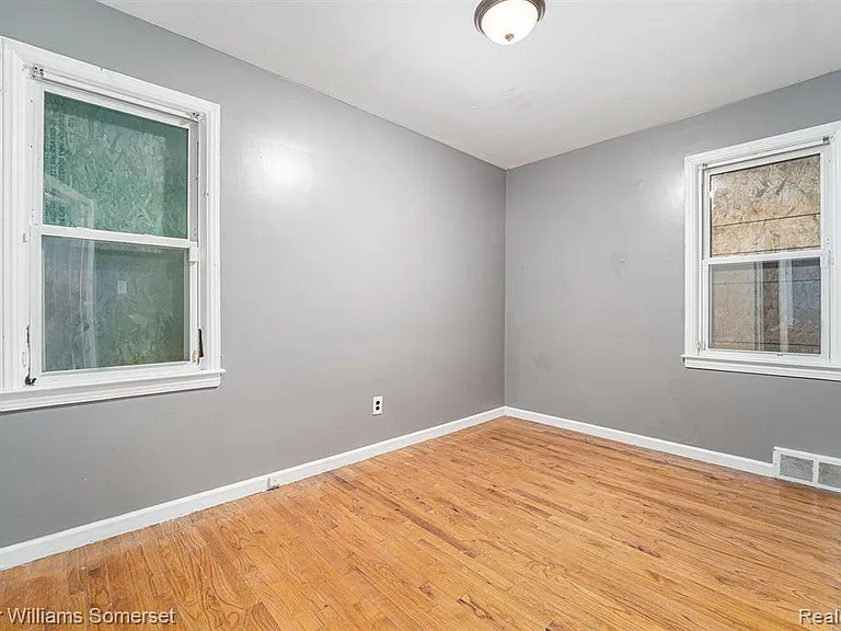 6306 Farmbrook St — Photo 8