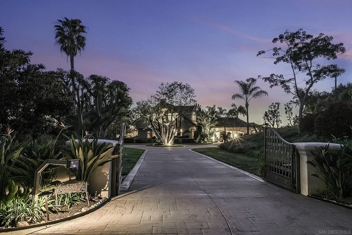 Building Photo - 5305 La Crescenta