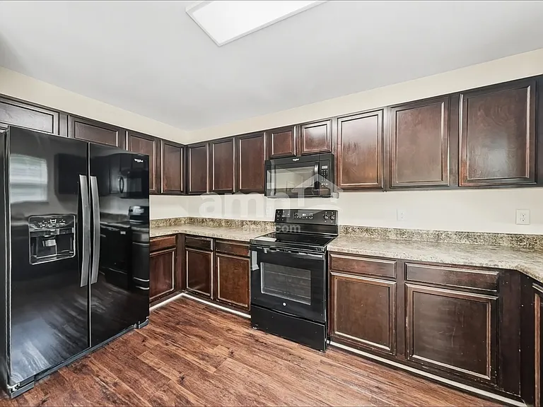 145 Mount Olivet Dr — Photo 4
