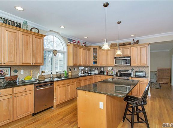 4th image of 354 Barton Ave
