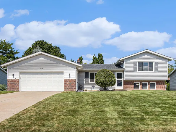 1865 Mapleview St SE, Kentwood, MI 49508