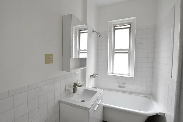 Rented by Clove Realty LLC | media 30