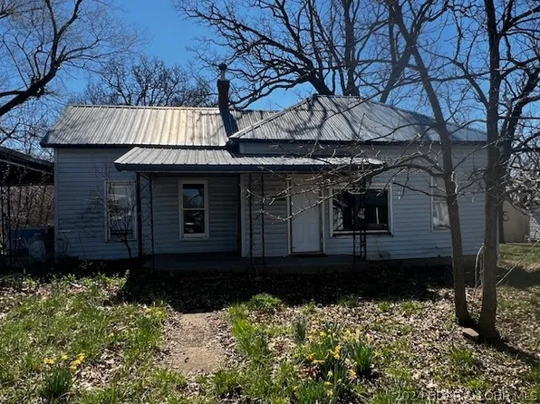 174 W Maple St, Stoutland, MO 65567