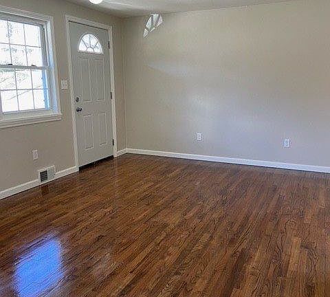 3rd image of 4906 Hialeah Dr