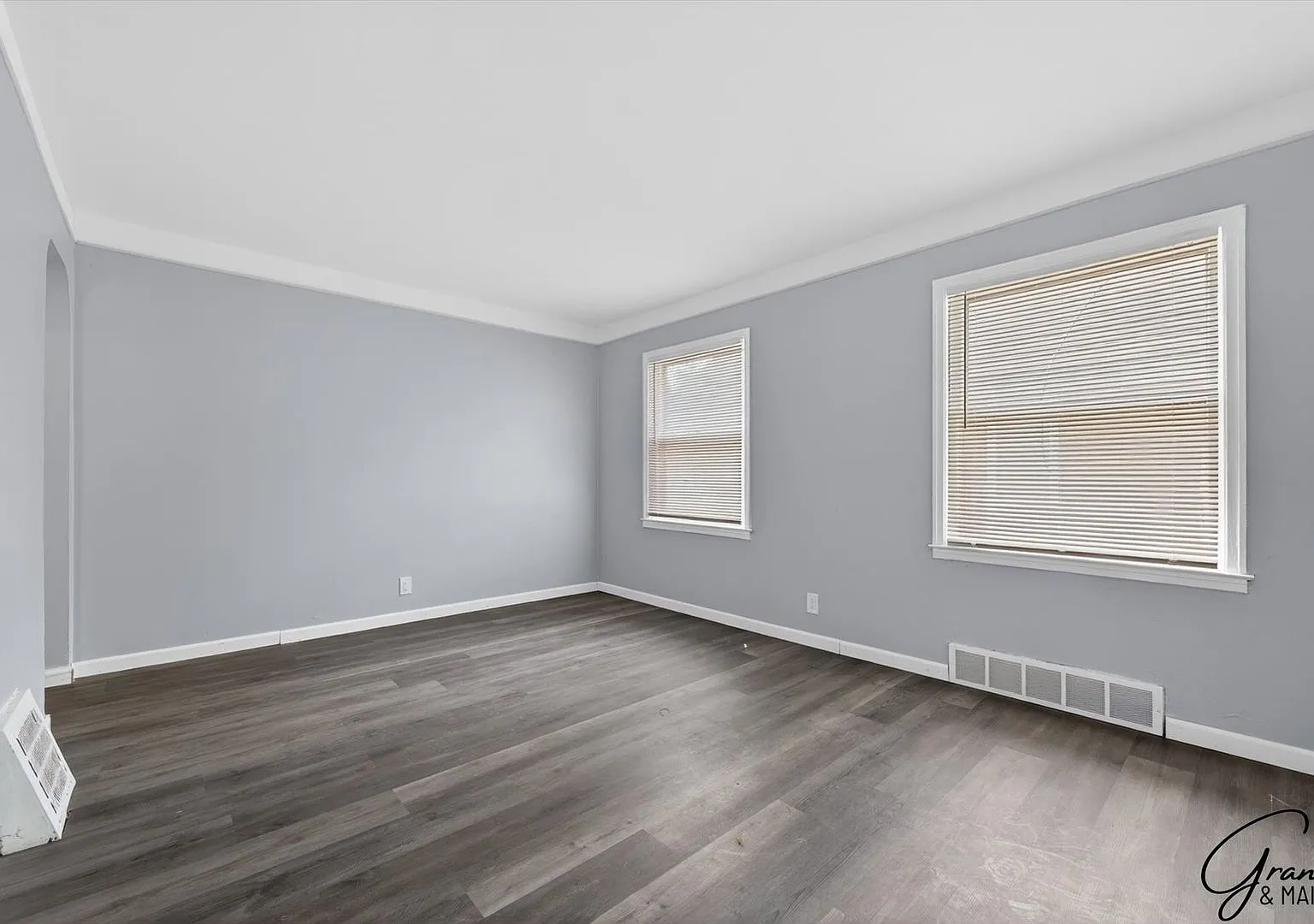 $1100 2 bedroom ranch — Photo 3
