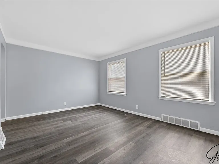 16212 Maddelein St — Photo 3