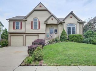 665 N Walnut St, Gardner, KS 66030