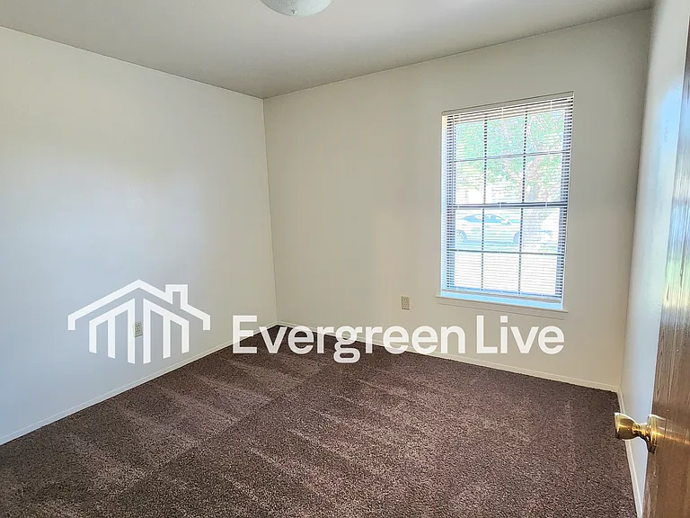 212 Fireball Dr — Photo 11