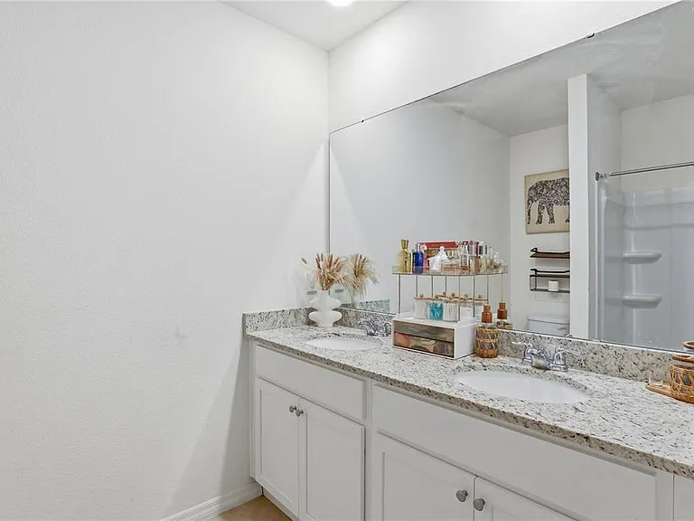 2735 Numa Falls Ave — Photo 24