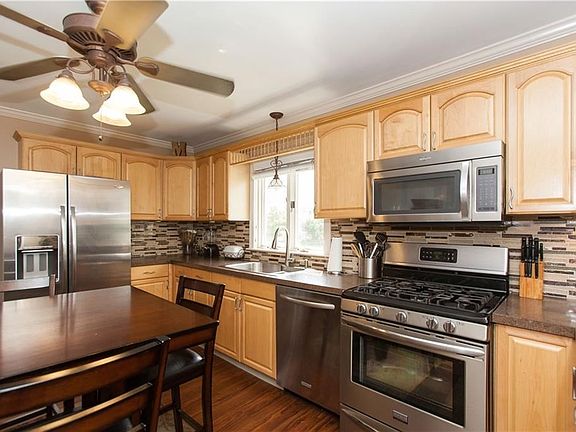 2nd image of 315 Langdon St