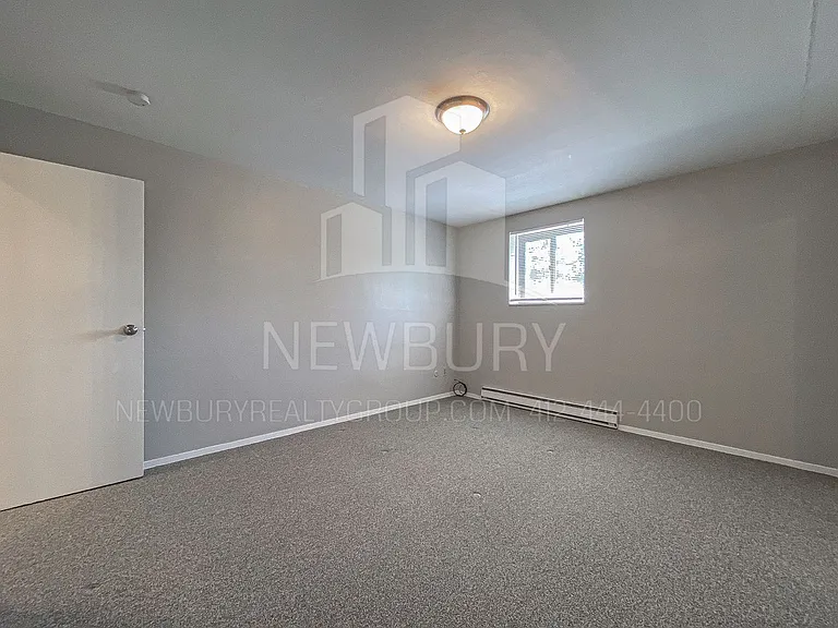Poplar Apartments — Photo 18
