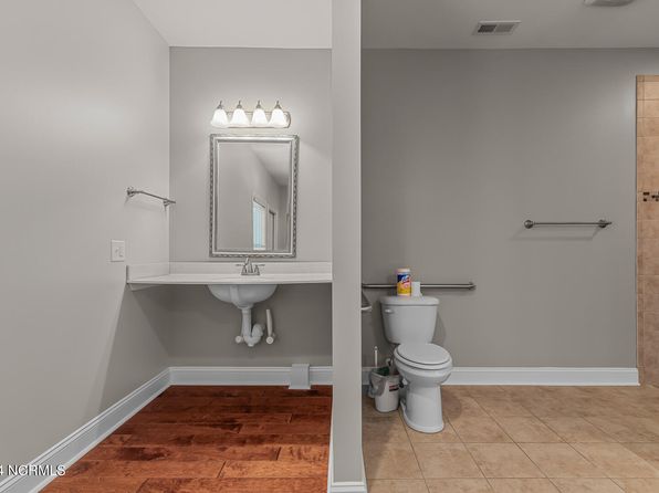 427 Candlewood Drive, Jacksonville, NC 28540